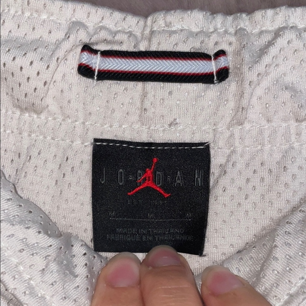 Jordan OffWhite Basketball Shorts with Elastic Waistband - Picture 2 of 6
